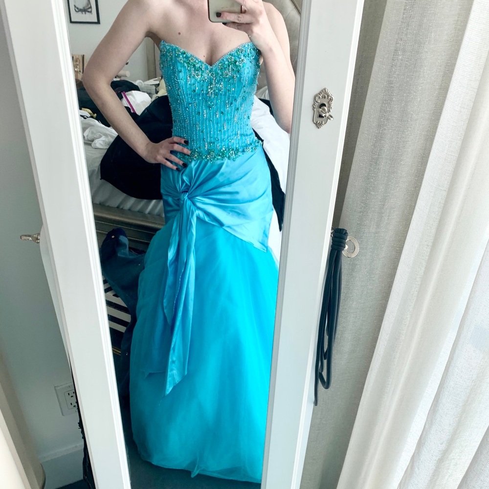 Vintage Le Gala by Tony Bowls Blue Ombré Beaded Tulle Gown
